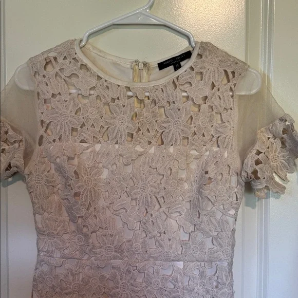 Romeo + Juliet Couture Cutout Lace Dress - Picture 8 of 13
